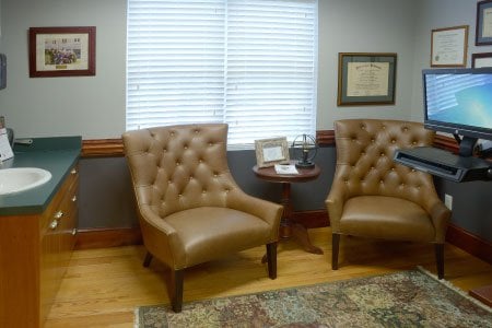 Chairs in waiting area of {PRACTICE_NAME}